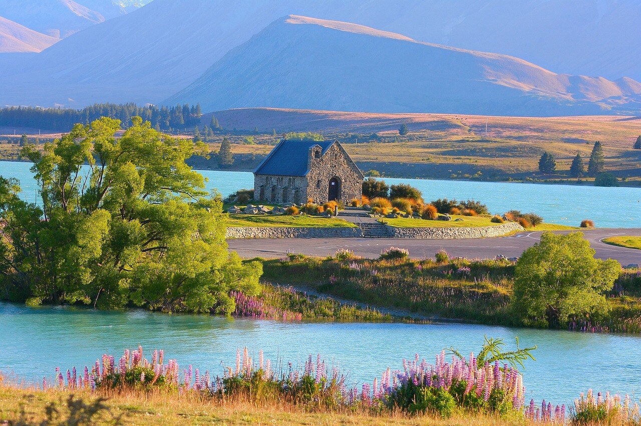 aifs-adventure-trips-neuseeland-lake-tekapo-pixabay-holgi